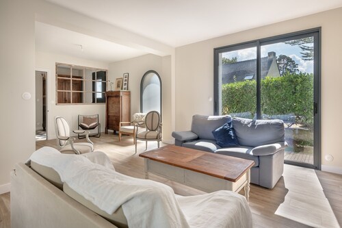 300m from the beach, house for 9 adults and 3 kids