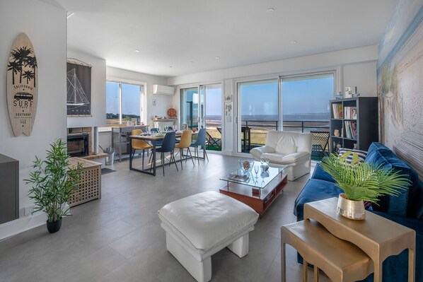 Televisor i llar de foc