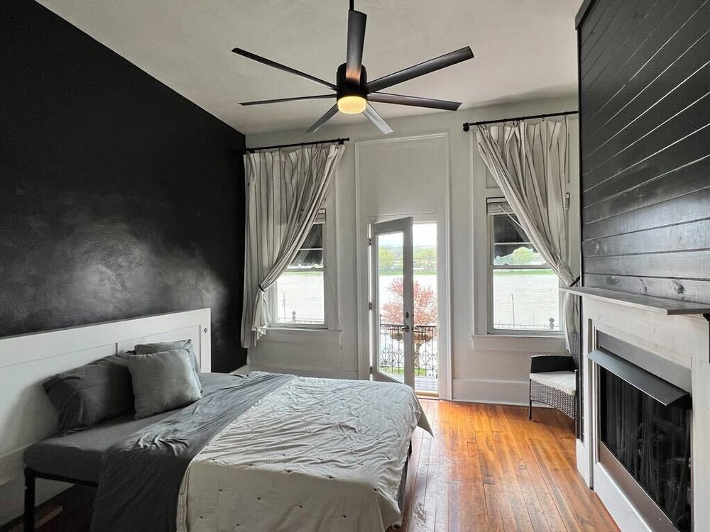 Beautiful apartment. River view. Full kitchen. Downtown pomeroy