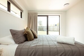 3 bedrooms, iron/ironing board, travel cot, free WiFi