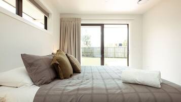 3 bedrooms, iron/ironing board, travel cot, free WiFi