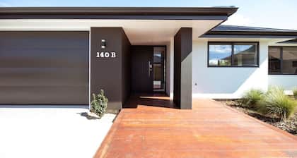 Family Friendly on Forest! Amazing Location