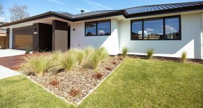 Family Friendly on Forest! Amazing Location