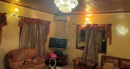 Modern apartment Maetur Nkomo Yaoundé, surveillance camera, chic neighborhood