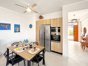 Standard Condo, 2 Bedrooms, Sea View | Living area