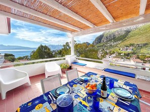 Apartamento estándar, 2 habitaciones, vistas al mar | Vistas desde la habitación