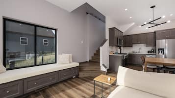 Ferienhaus, 2 Schlafzimmer | Wohnbereich | Smart-TV