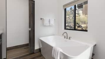 Maison, 2 chambres | Salle de bain