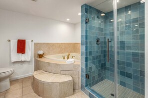 Condo, 3 Bedrooms | Bathroom | Towels - La Jolla Gem 3 Bedroom Condo (La Jolla)