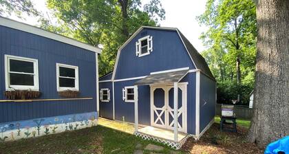 Entire home, charming 3-2 near the Marietta square!