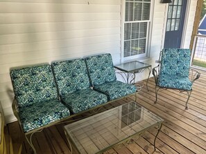 Terrace/patio - Entire home, charming 3-2 near the Marietta square! (Marietta)