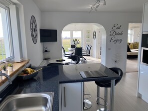Dining - TRANQUIL SANDS - A Pet Friendly Bungalow, walking distance to a stunning Beach  (Bayhead)