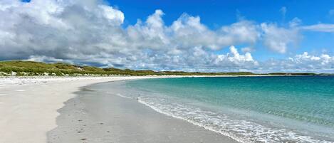Una spiaggia nelle vicinanze