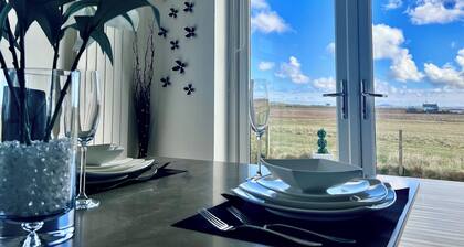 TRANQUIL SANDS - A Pet Friendly Bungalow, walking distance to a stunning Beach