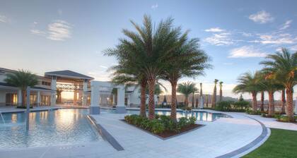 Upstay Luxury Mansion w Pool, Hot tub and BBQ area