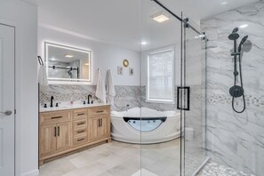Jetted tub, towels