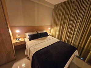 1 bedroom, iron/ironing board, WiFi, bed sheets - Bedroom and living room in Ondina, Salvador, Bahia, decorated (Ondina Salvador)