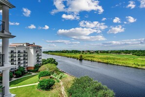 Property grounds - Vacation Rental with Private Balcony (Myrtle Beach)