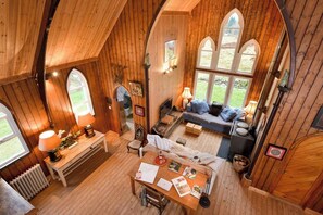 Smart TV, fireplace, offices