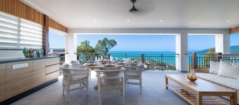 New 3 bed 3.5 bath home in Airlie Beach with breath taking Whitsunday Views