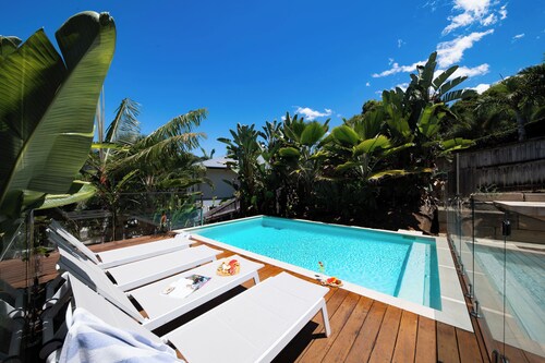 Modern 4 bedroom 3 bath home with private swimming pool