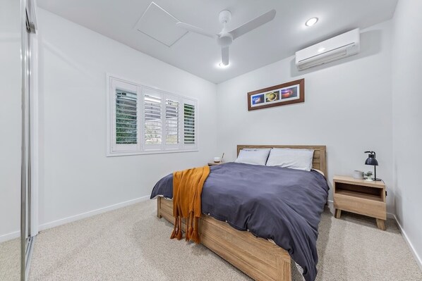 4 bedrooms, free WiFi, bed sheets