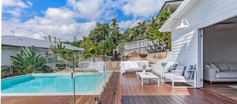 Modern 4 bedroom 3 bath home with private swimming pool