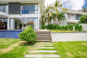 Exterior - The Ocean Villa Beach Resort Đà Nẵng (Da Nang)