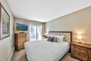 1 slaapkamer, een strijkplank/strijkijzer, gratis wifi, beddengoed