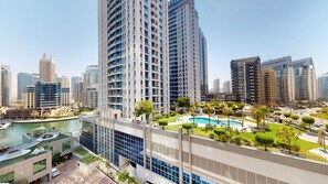 Exterior - The Point Tower - Vibrant One Bed in Marina (Dubai Marina)