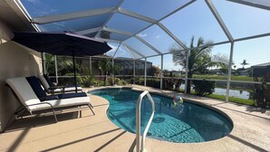 Unclassified image, 2 of 34, button - The White Egret, Private heated Pool, Fresh Water Canal, Beach, Fishing, WIFI (Cape Coral)