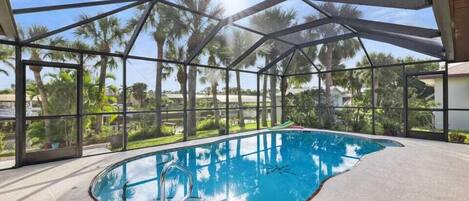 Een verwarmd zwembad