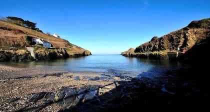 Port Gaverne Hotel