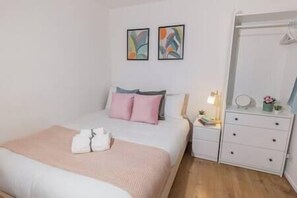 2 bedrooms, iron/ironing board, WiFi, bed sheets