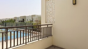 Unclassified image, 2 of 15, button - Luxury 4B and maid's with private garden (Dubai)