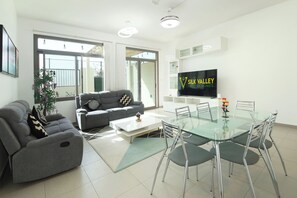 Luxury Villa | Living area - Luxury 4B and maid's with private garden (Dubai)