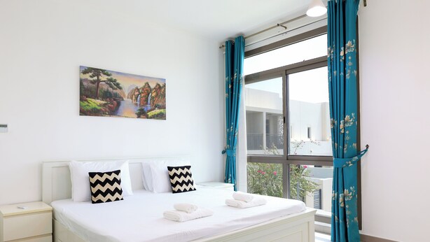 Unclassified image, 1 of 15, button - Luxury 4B and maid's with private garden (Dubai)