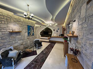 Reception - Atrium Suites (Urla)