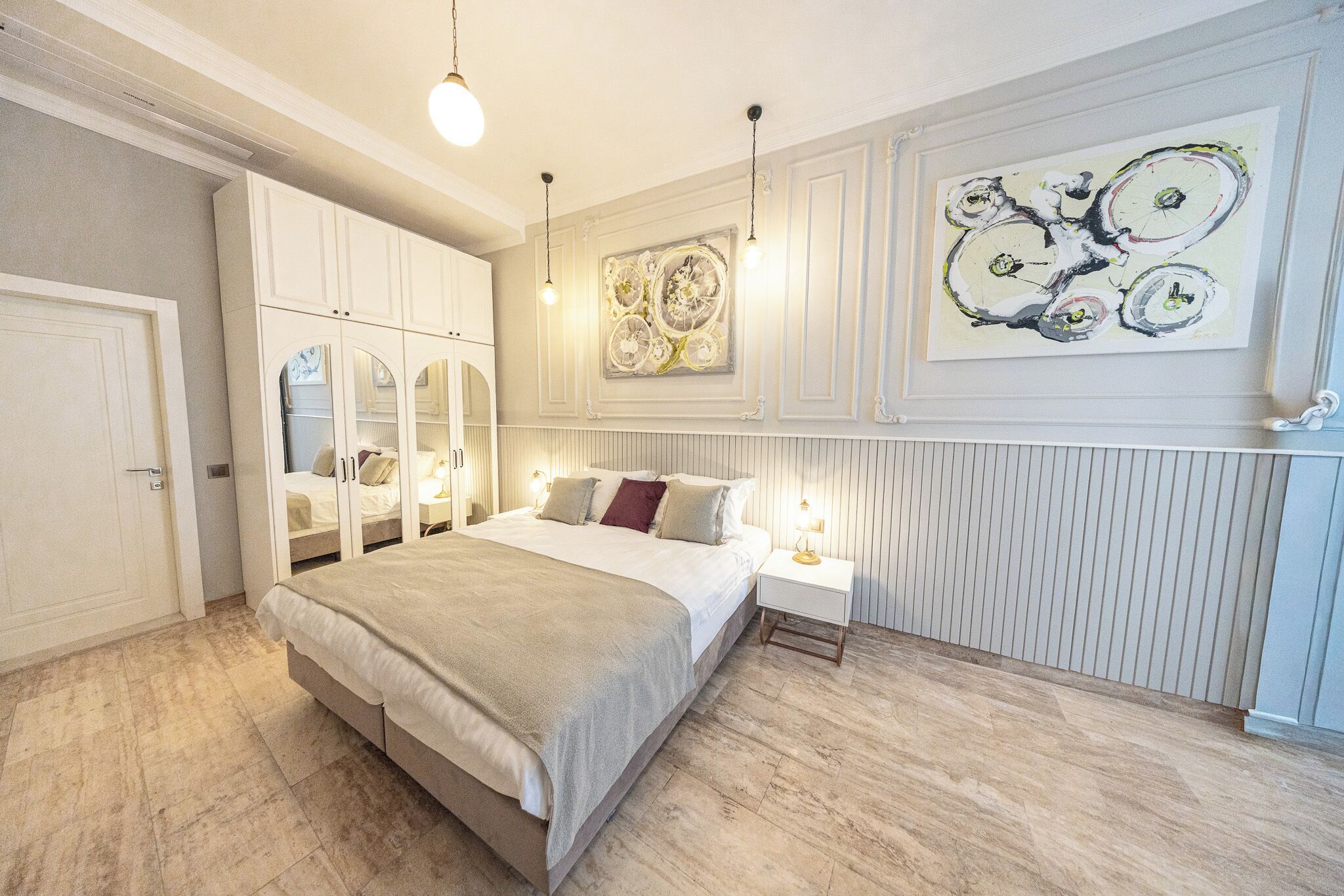 Premium bedding, free minibar items, free WiFi, bed sheets