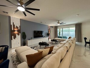 Talo | 15 makuuhuonetta, työpöytä, internet