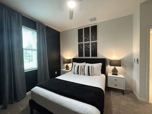 House | 15 bedrooms, desk, Internet