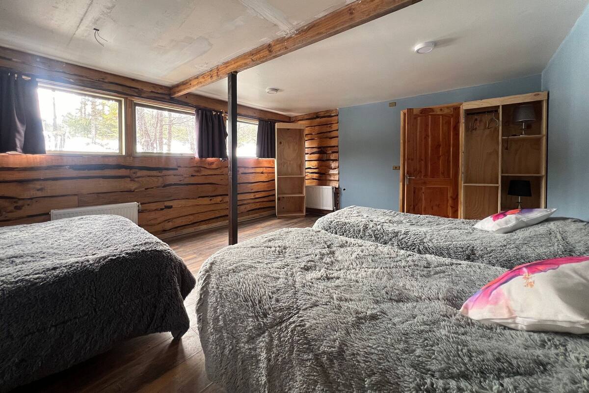 Comfort Quadruple Room (001) | Free WiFi, bed sheets