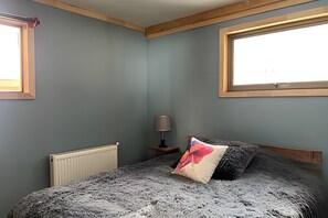 Comfort Double Room (001) | Free WiFi, bed sheets