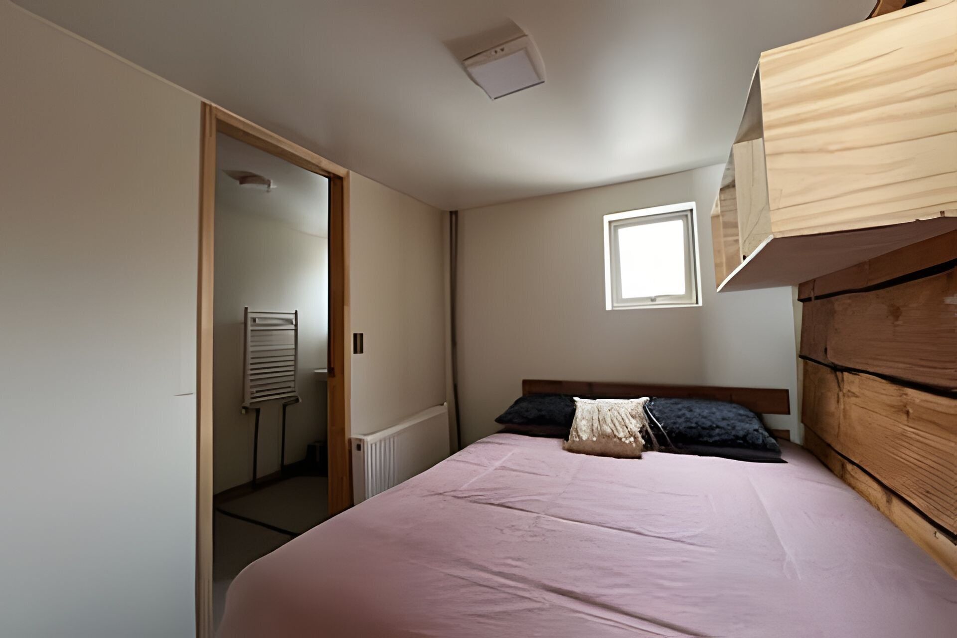 Habitación doble Confort (002) | Wifi gratis y ropa de cama 