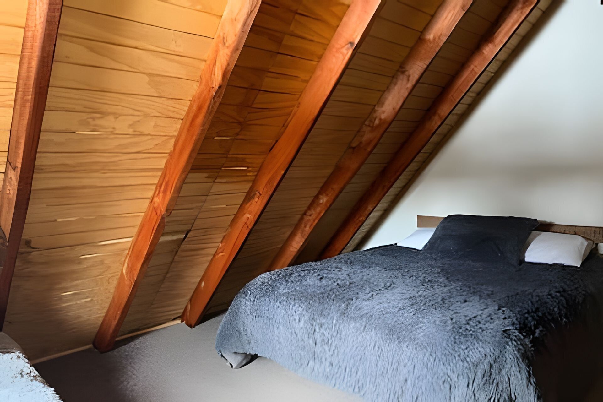 Habitación triple Confort (003) | Wifi gratis y ropa de cama 