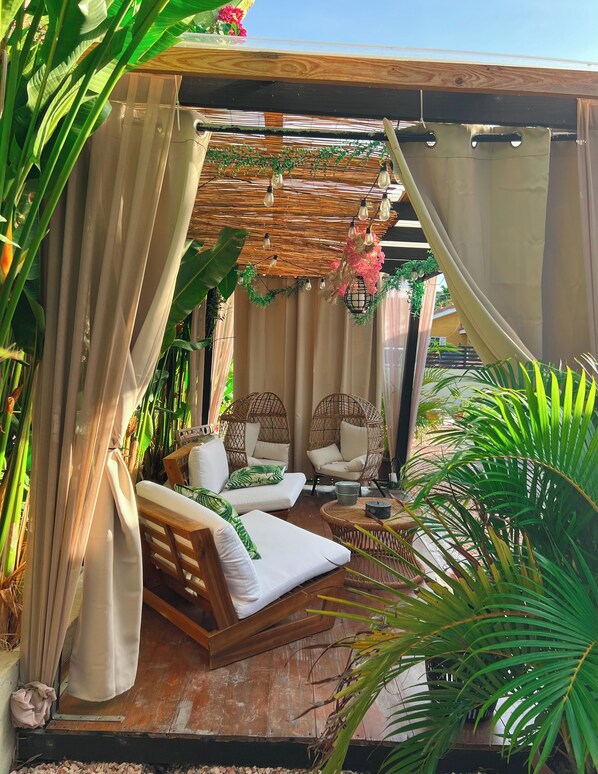 Terrace/patio - Charming 1-bedroom apartment in Stonebrook Estates, Trelawny with WiFi, AC (Florence Hall Village)