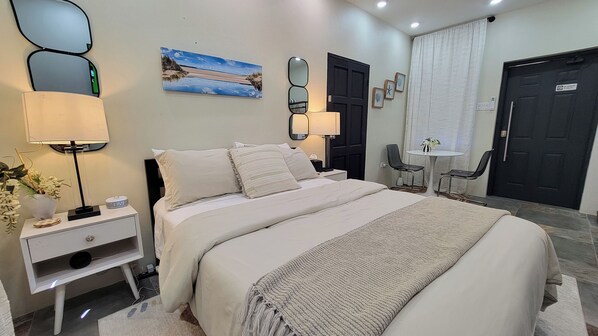 1 bedroom, in-room safe, desk, iron/ironing board