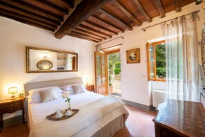 14 bedrooms, iron/ironing board, free WiFi, bed sheets - AMORE RENTALS - Villa Eros with Swimming Pool, SPA, Ideal for Groups (Greve in Chianti)