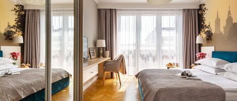 2 habitaciones, escritorio, tabla de planchar con plancha y wifi gratis