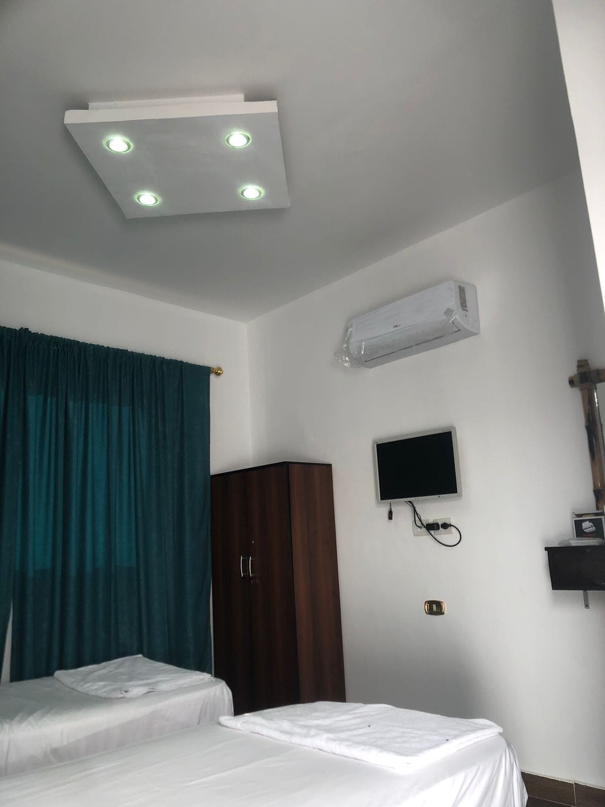 Foto - Pyramids Third Eye